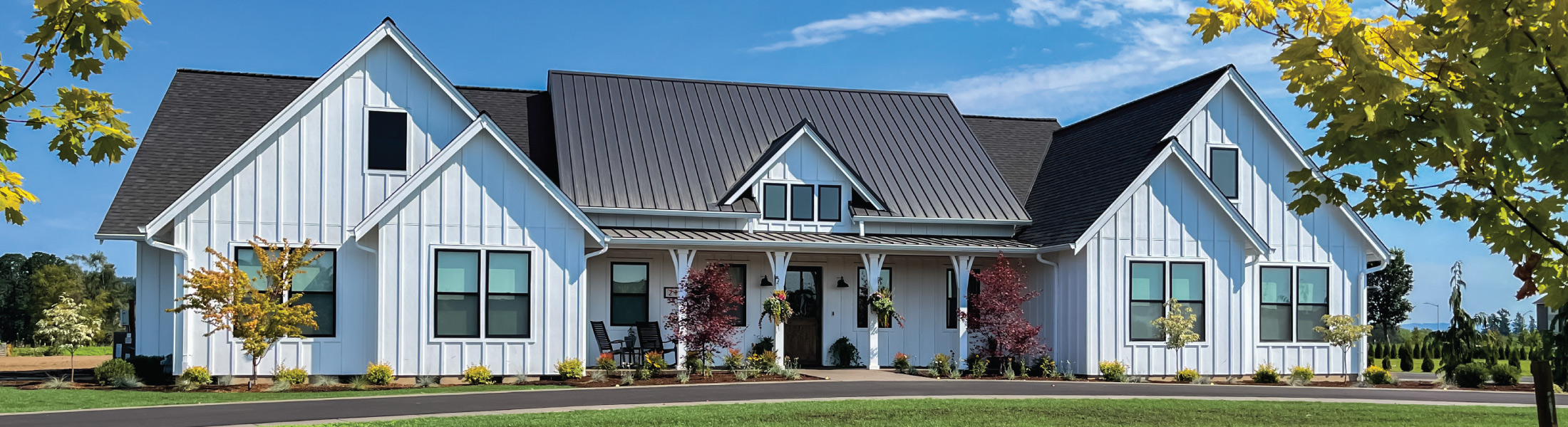 Exterior of a luxurious farmhouse built by Mike Riddle Construction in McMinnville, Oregon
